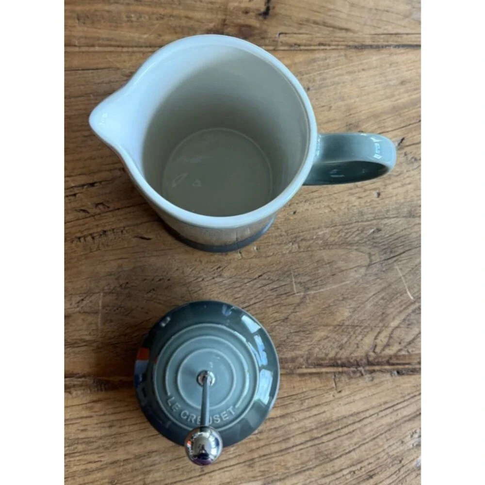Le Creuset Stoneware 34 oz 1 Liter Coffee Pot French Press Thyme Green NEW